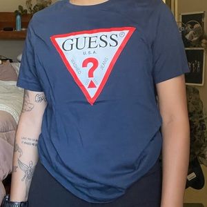 GUESS t-shirt